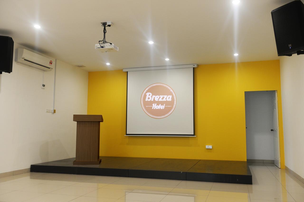 Brezza Hotel Sitiawan Exterior foto